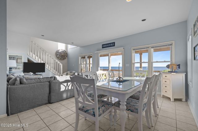 7121 Ocean Drive West, Emerald Isle, NC 28594