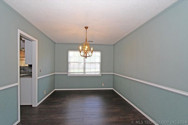 2408 Chapel Hill Court, Bartlesville, OK 74006