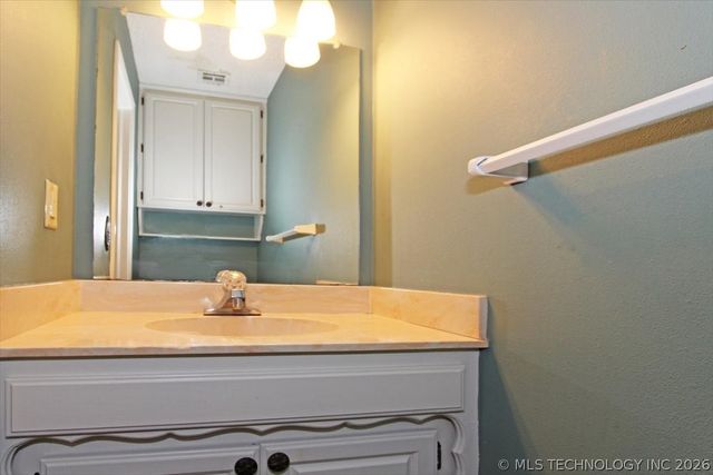 2408 Chapel Hill Court, Bartlesville, OK 74006