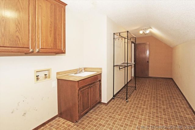 2408 Chapel Hill Court, Bartlesville, OK 74006