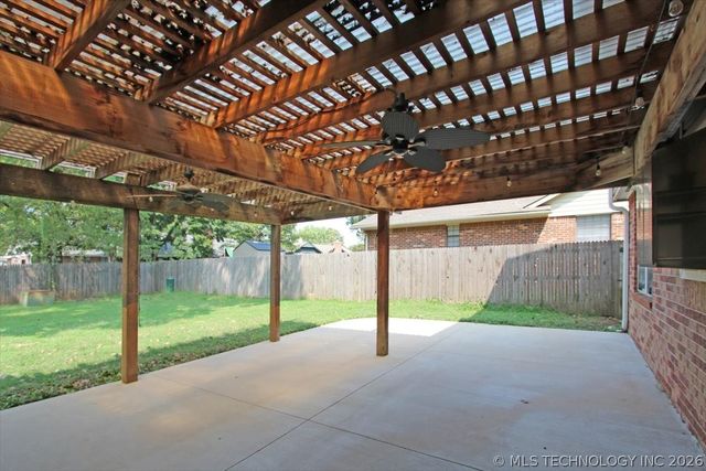 2408 Chapel Hill Court, Bartlesville, OK 74006