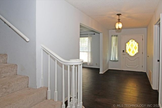 2408 Chapel Hill Court, Bartlesville, OK 74006