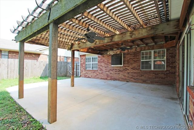 2408 Chapel Hill Court, Bartlesville, OK 74006