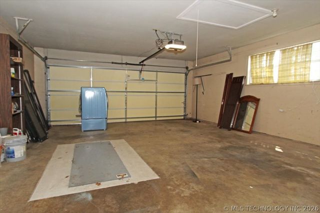 2408 Chapel Hill Court, Bartlesville, OK 74006