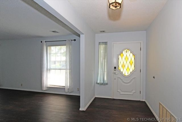 2408 Chapel Hill Court, Bartlesville, OK 74006