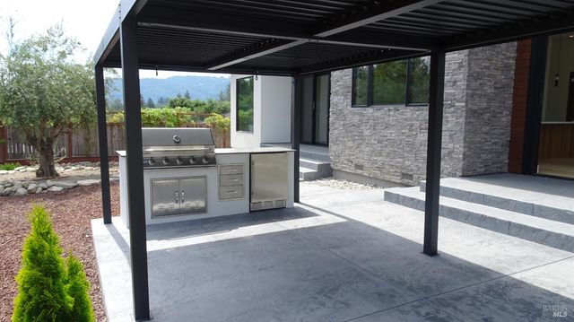 1890 Lawndale Rd, Kenwood, CA 95452