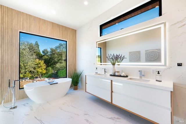 1890 Lawndale Rd, Kenwood, CA 95452