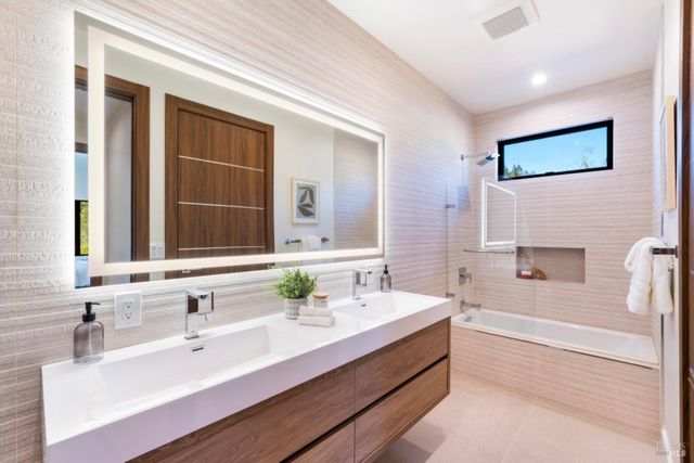 1890 Lawndale Rd, Kenwood, CA 95452