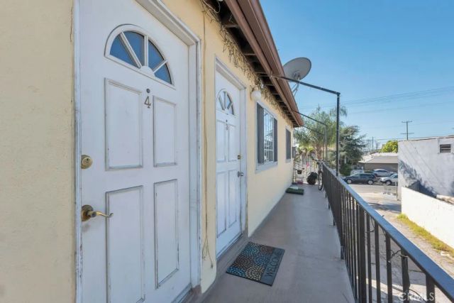 11849 Hart St, North Hollywood, CA 91605