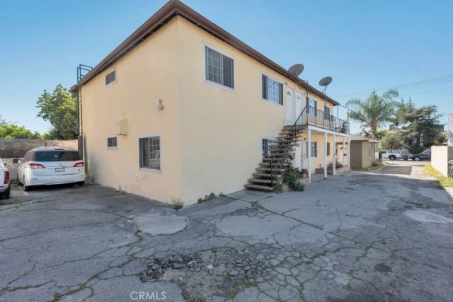 11849 Hart St, North Hollywood, CA 91605