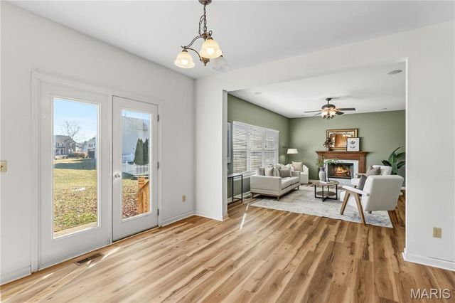 3908 Jost Farm Way, Florissant, MO 63034