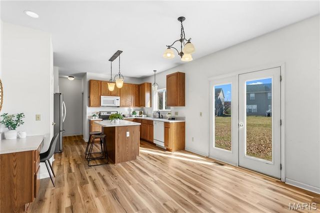 3908 Jost Farm Way, Florissant, MO 63034