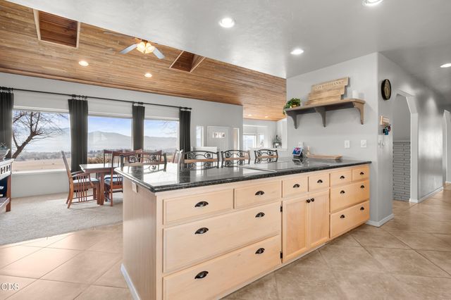 4935 Cherry Lane, Medford, OR 97504