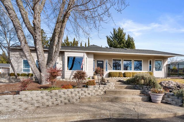 4935 Cherry Lane, Medford, OR 97504