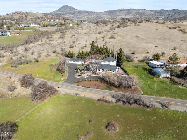 4935 Cherry Lane, Medford, OR 97504