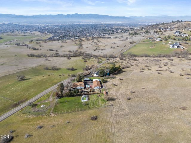 4935 Cherry Lane, Medford, OR 97504