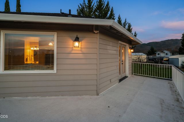 4935 Cherry Lane, Medford, OR 97504