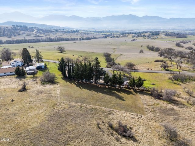 4935 Cherry Lane, Medford, OR 97504