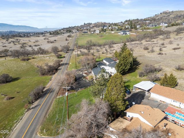 4935 Cherry Lane, Medford, OR 97504