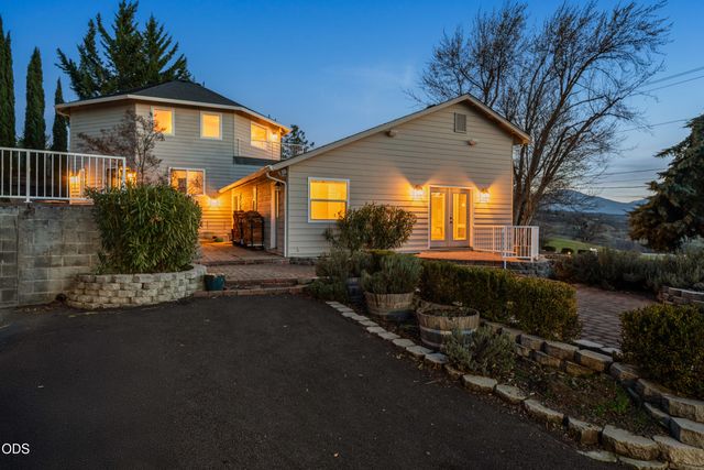 4935 Cherry Lane, Medford, OR 97504