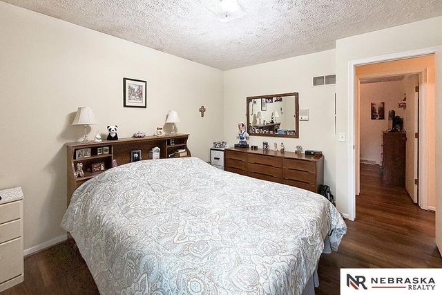 12140 Burdette Circle, Omaha, NE 68164