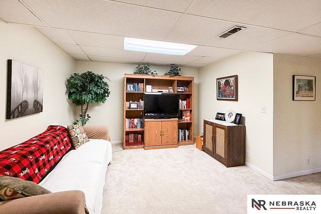 12140 Burdette Circle, Omaha, NE 68164