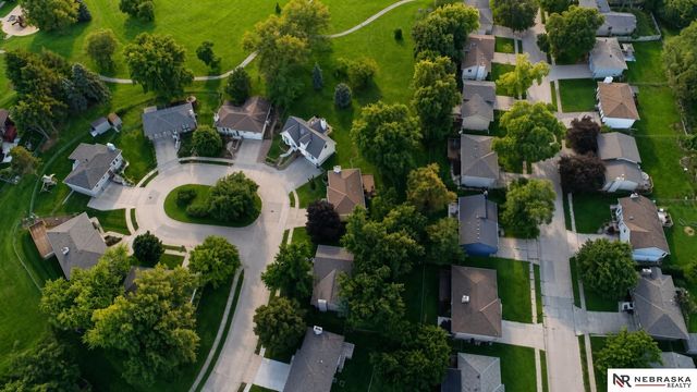 12140 Burdette Circle, Omaha, NE 68164