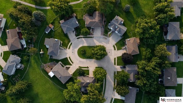 12140 Burdette Circle, Omaha, NE 68164