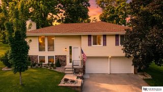 12140 Burdette Circle, Omaha, NE 68164