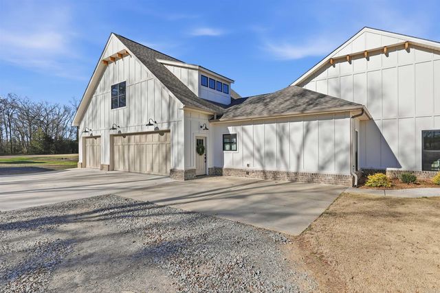 24 Downwind Avenue, Greenbrier, AR 72058