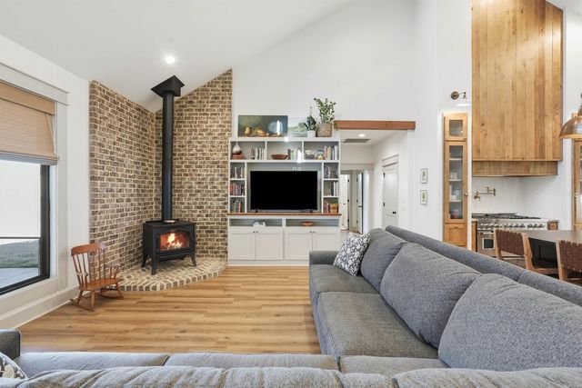 24 Downwind Avenue, Greenbrier, AR 72058