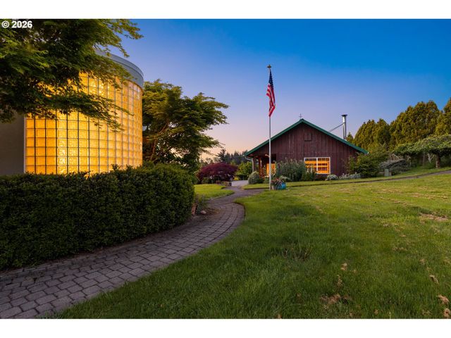 890 ROSEMONT Rd, West Linn, OR 97068