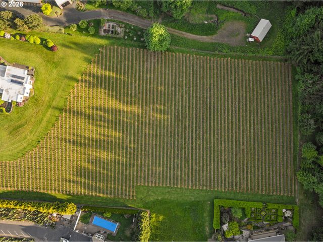 890 ROSEMONT Rd, West Linn, OR 97068