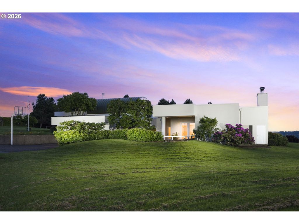 890 ROSEMONT Rd, West Linn, OR 97068