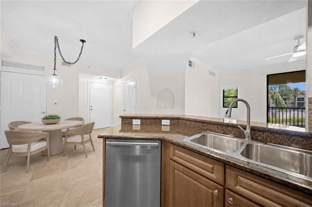 13000 Positano CIR 204, NAPLES, FL 34105 — photo 5