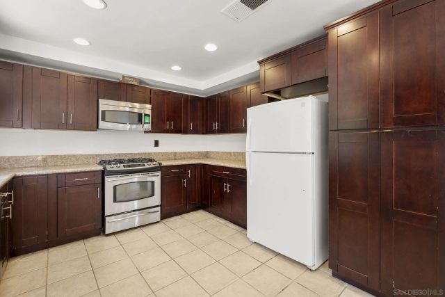 1280 Lancer Gln, Escondido, CA 92029