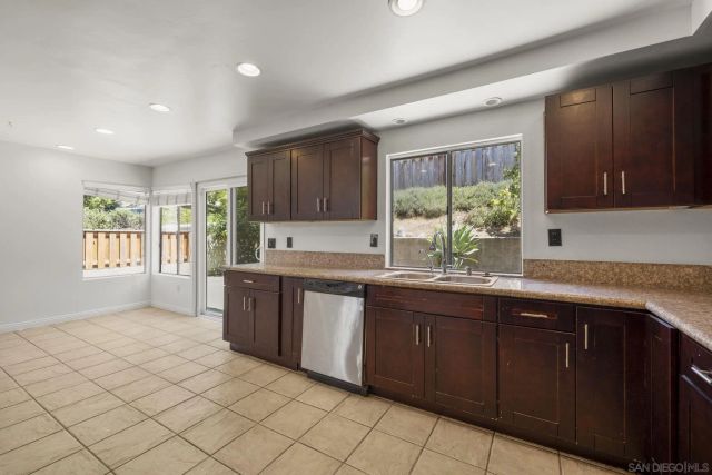 1280 Lancer Gln, Escondido, CA 92029