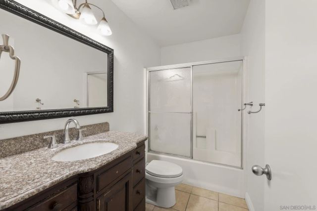 1280 Lancer Gln, Escondido, CA 92029