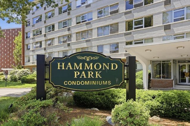 20 Hammond Pond Pkway 201, Newton, MA 02467