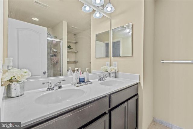 4410 POTOMAC HIGHLANDS CIR, Triangle, VA 22172