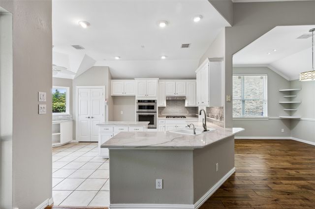 2233 Lakeway Drive, Keller, TX 76248