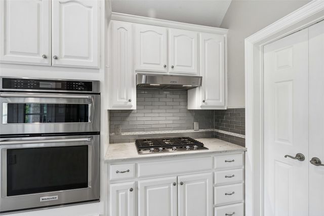 2233 Lakeway Drive, Keller, TX 76248