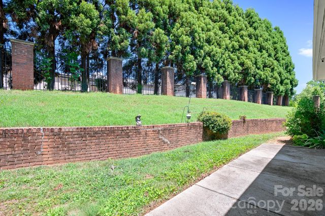 215 Knops Nob Road, Mooresville, NC 28115