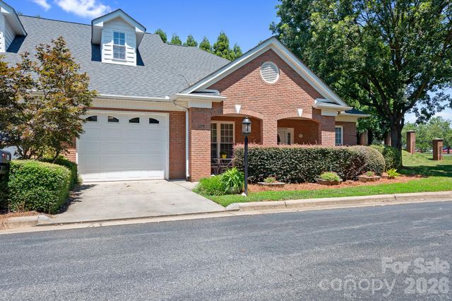 215 Knops Nob Road, Mooresville, NC 28115
