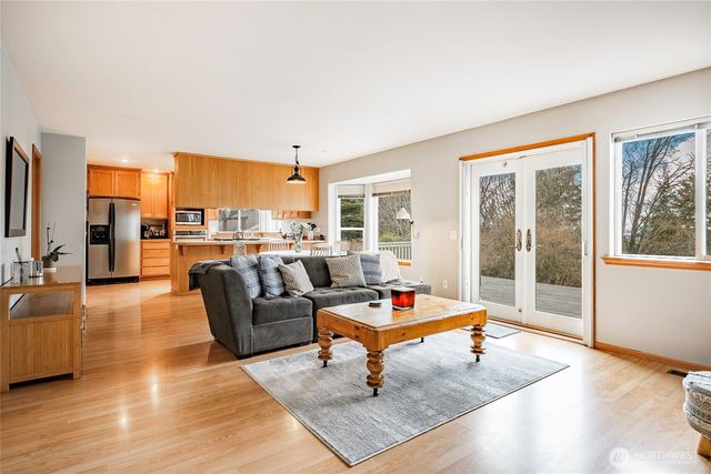 1959 Rhododendron Way, Bellingham, WA 98229