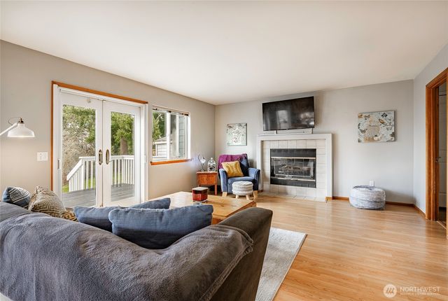 1959 Rhododendron Way, Bellingham, WA 98229