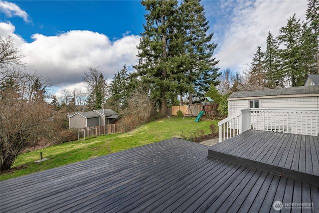 1959 Rhododendron Way, Bellingham, WA 98229
