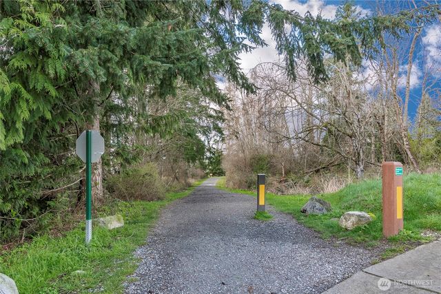 1959 Rhododendron Way, Bellingham, WA 98229