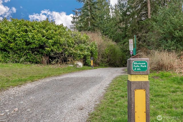 1959 Rhododendron Way, Bellingham, WA 98229