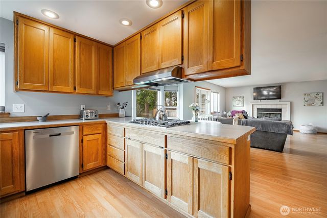 1959 Rhododendron Way, Bellingham, WA 98229